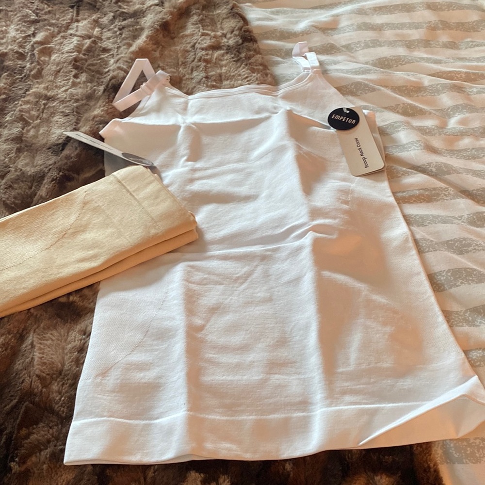 Scoop neck compression cami. LIKE NEW!
